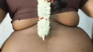 Tamil Beautiful Aunty Very Hot Boobs and Unbelievable Body
