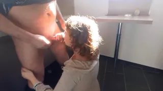 ma voisine est venue chercher son coup de bite