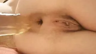 Teen loves to fuck two holes