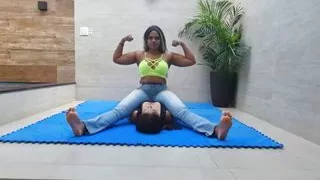Chest Sitting - Strong Legs and Muscles Lebian Fight Girls