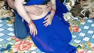 Bhabhi in blue color sari looking sexy.