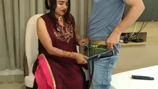 Devar ne akeli bhabhi ko pel ke boor faad diya