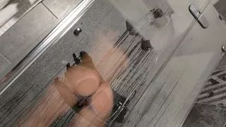 Peeping on a washing MILF stepmom in the shower