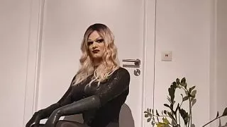 Nyloned look showoff 2024