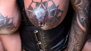 The Kinky Slut Queen "dark Dea" Stretching Her Pussy with "traffic Cone" by Hankey'stoys