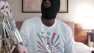 Wonder Woman Cosplayer Catch a Creep Perving