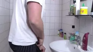 Old and young pussy fucking young dick sucking in the bathroom