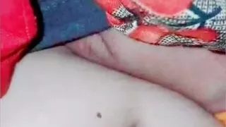 Hot girl desi bhabhi's very hot appearance hot beautiful sexy pussy is calming her lust by masturbating with her hands and singing her hot song together