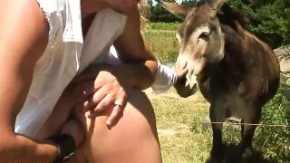 Threesome at the pool for an old bisexual nympho!