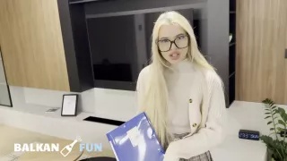 Melanie Francetic Kao Agentica Za Nekretnine Radi Sve Da Proda Prvi Stan - Real Estate Agent