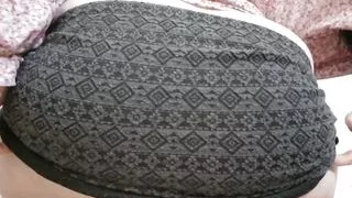 Vends-ta-culotte - Beautiful luscious French amateur woman gets naked and masturbates with a big dildo