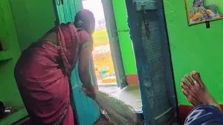 Desi aunty ko Raat Me Bohat Maje Se PeLa Achha Laga