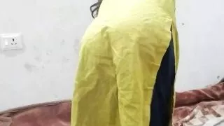 Kapde pahnte dekh step sister ko jabar dasti pel diya