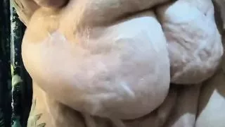 Watching Her Piss a Soapy Dish Cumming a Squirting Mess