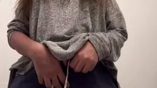 Asmr sound of cream on my skin and on the hairs of my pussy, fingers in the vagina that is ovulating and is creamy.