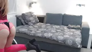 Natacha Shows off and Dance