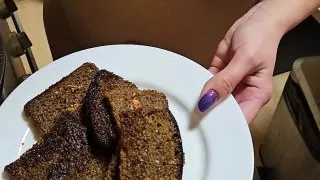 The new Emma's cooking show. S1E1: garlic breads and naked tits.