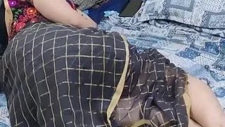 Thief sucking boobs of mallu aunty in Saree