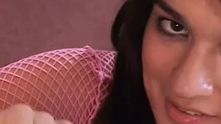 Berlin Sparks: A Brunette's best handjob