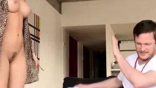 Sexy blonde seduces masseur and gave him extra with anal fuck