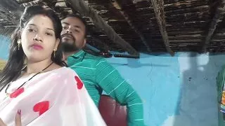 Hot Indian Desi bhabhi romance and kissing scenes and fucked by her old boyfriend at home