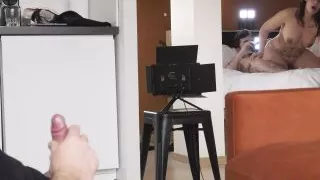 He offers his wife Kat aluna and then comes to join them to fuck her