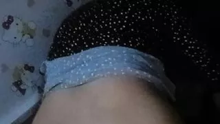 Diri Gihapon Mag Gawa Ng Kalaswaan Ang Reyna Sa Iyahang Kwarto