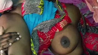 Desi bhabhi ne kele se chudai karvai bahut maja aaega