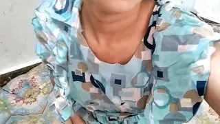 Desi Bhabhi ko akele me jabar dasti pakad choda