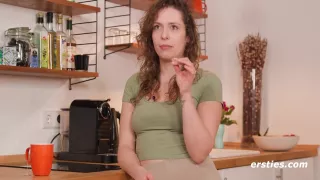 Squirting Spectacle On The Mirror With Fabienne