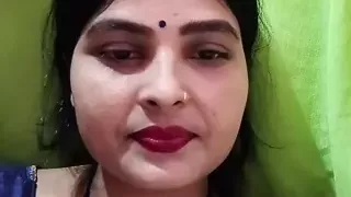 My stepsister finally agreed to show saree navel