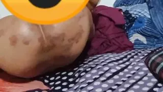 Horny Desi girl masterbation and fuck with carrot moaning