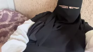 Turkish Khalifa without panties cums very wet