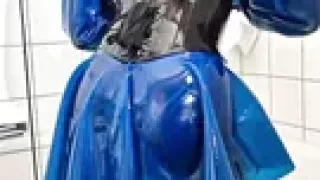 OnlyFans teaser - Wiggle my shiny latex bum!