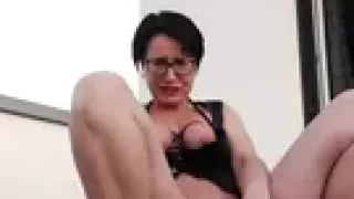 Milf Julie 13 sec squirt