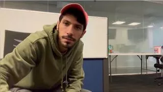 Middle eastern big dick blowjob and piss drinking in public toilets