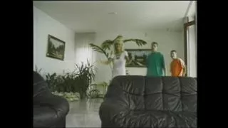 Vintage Porn with Double Penetration and Cumshot in the Mouth of Two Beautiful Girls