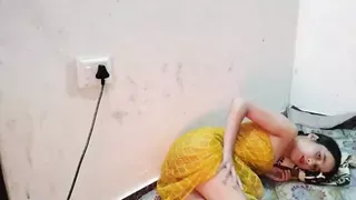 X video dikha kar step sister ko choda