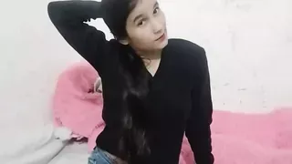 Officer ne akele dekh kar step sister ko paise dekar pela