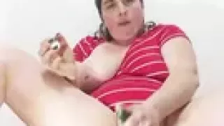 Hot mother fucks herself madly in the hotel