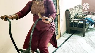 Gym doing neighbor bhabhi ki majhedar chudai in Hindi audio