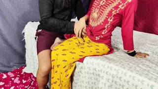 Jawan bhabhi ko akele me pel diya