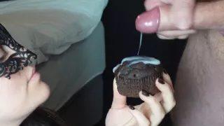 Amateur MILF Got To Eat CUPCAKE with CUM Frosting - Millie Fox