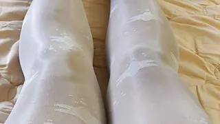 Please, help me to masturbate in pantyhose