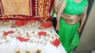 Indian beautiful bhabhi removed her saree.