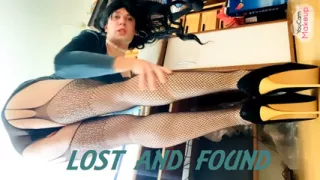 Brunette office slut Anna Rios found her pleasure at hard work