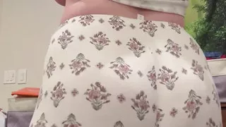 Sexy Twerking Redhead in Pajamas
