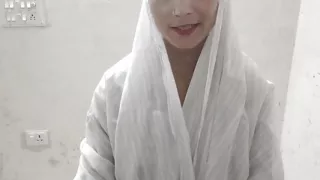 Cute step sister ko pela diya hindi me