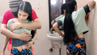 Indian jwan step sister ready ho rhi the piche se pakar ke bur me pel diya