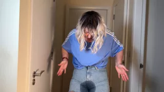 Jeans Wetting in the line